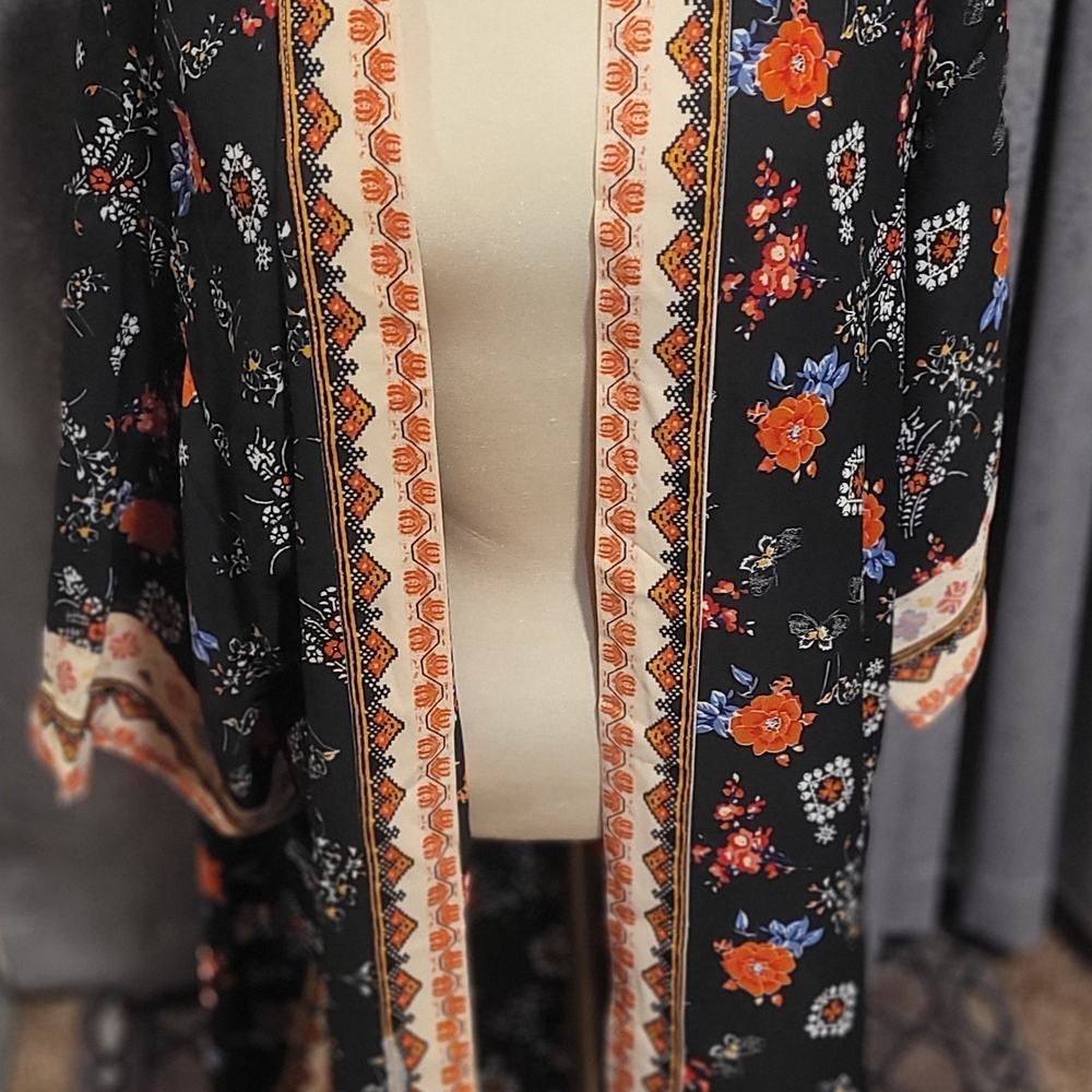 Max Studio Black Floral Robe - Picture 5 of 15